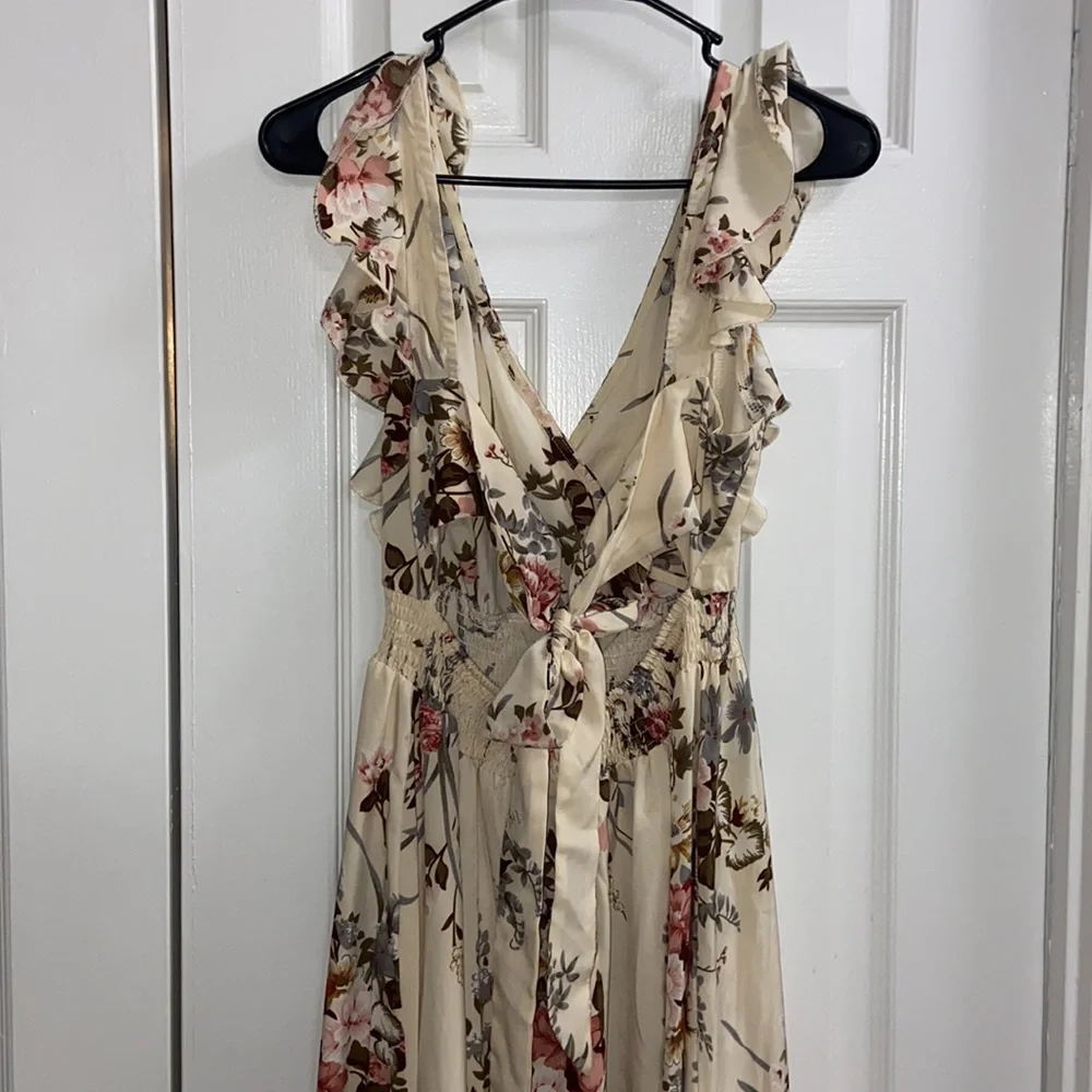Floral dress ruffle tie back - Picture 4 of 5